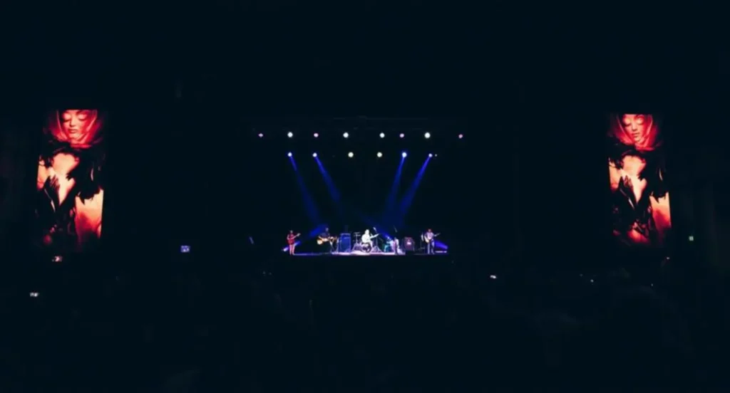 captions-for-tate-mcrae-concert